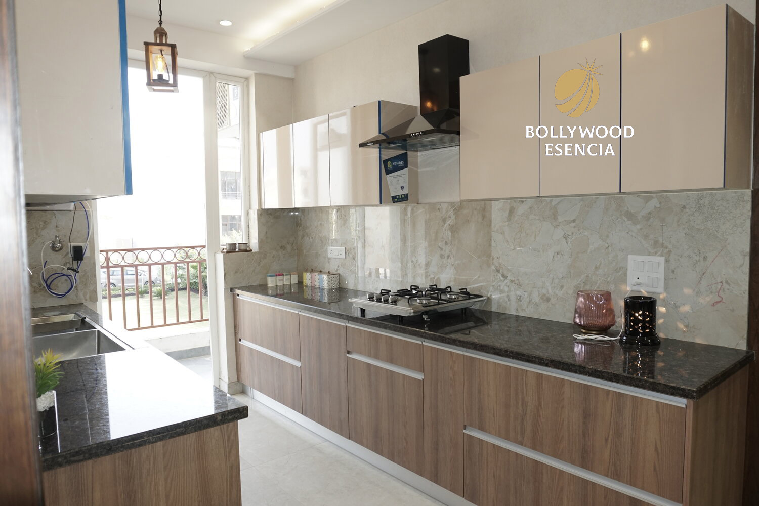 Bollywood Green City Luxury 3BHK Floor - Kitchen Balkoni